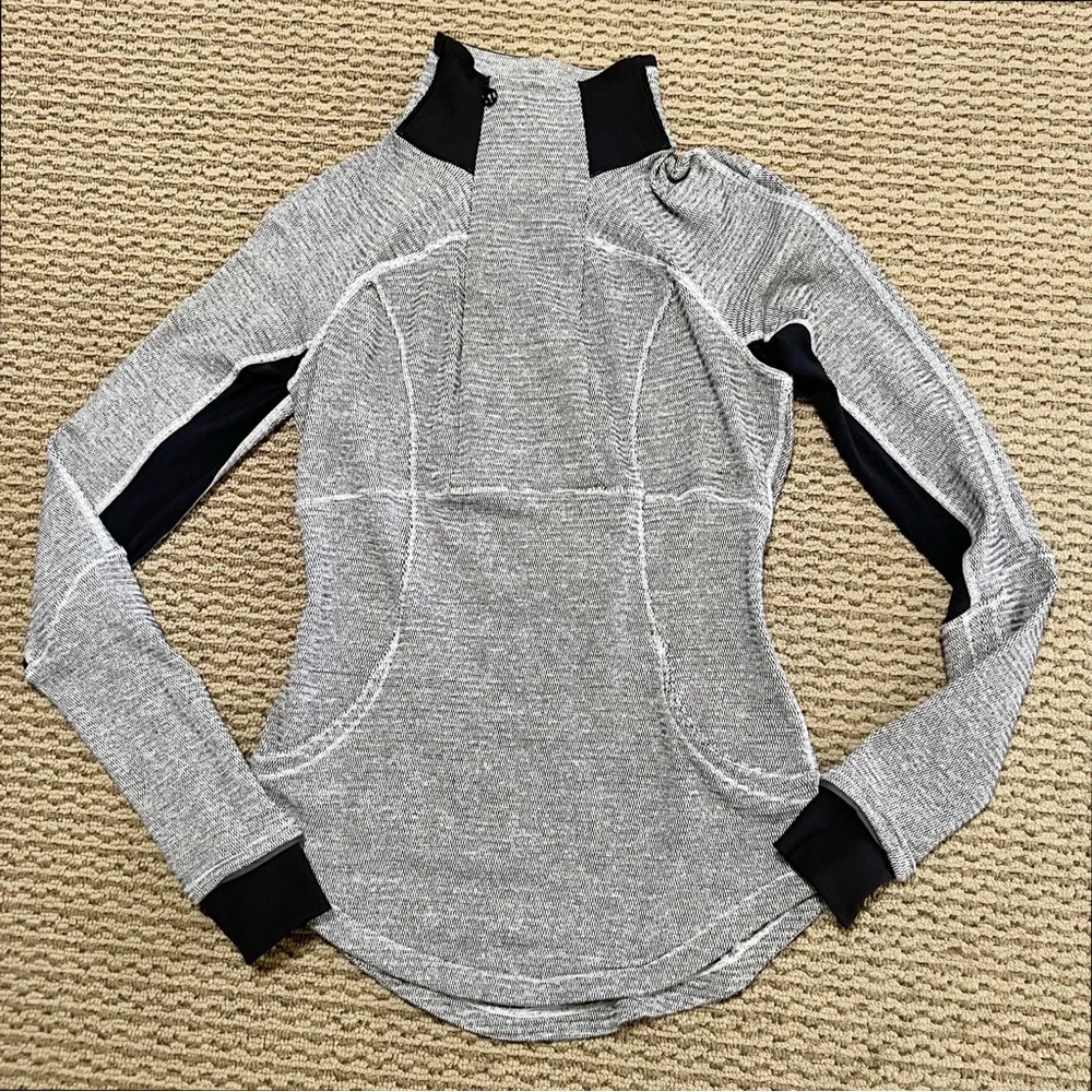 Lululemon Base Runner 1/2 Zip Heathered‎ Herringbone Heathered Black White